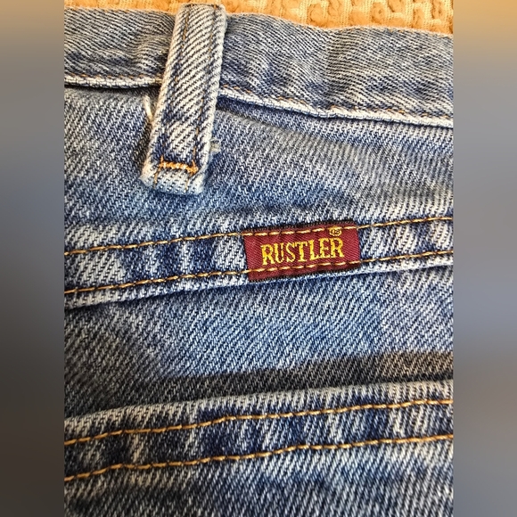 Rustler cutoff jean shorts denim women's size 34 X 32 distressed - Picture 9 of 10